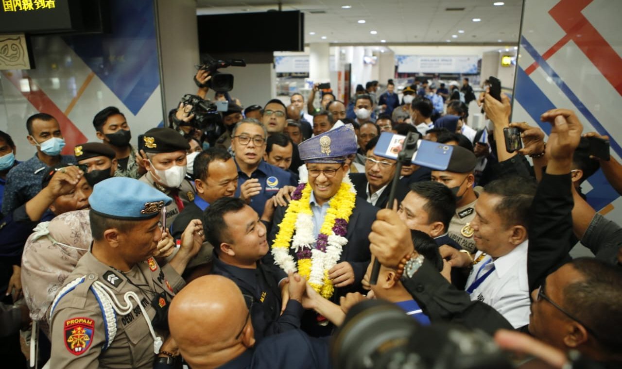 Ratusan Ribu Warga Sambut Kedatangan Anies di Medan